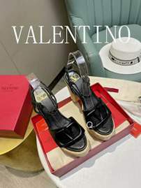 Picture of Valentino Shoes _SKUValentinocolors071105sz35-42LL20167